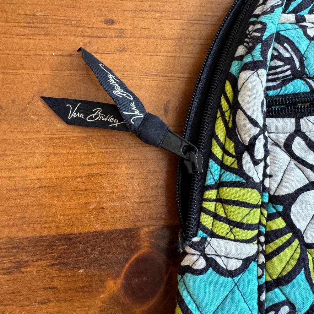 Vera Bradley Blue and Green Floral Backpack- island bloom pattern. Broken zipper - Picture 8 of 10